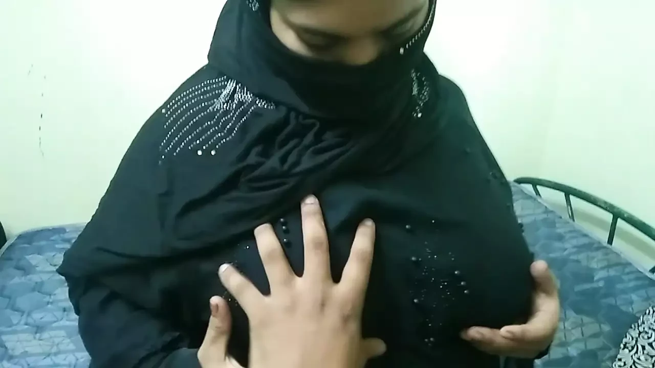 Muslim veiled woman gentle intercourse by overweight guy